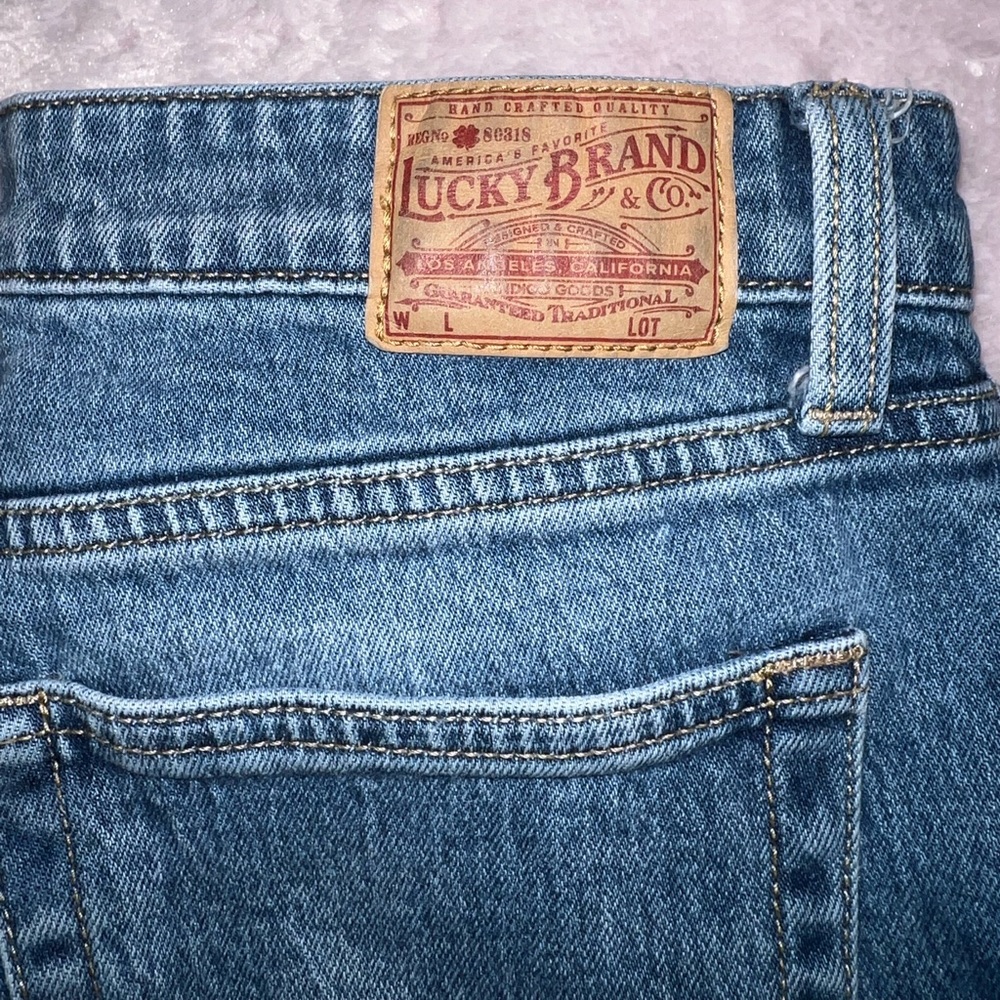 Medium wash Lucky Brand Denim jeans - Picture 7 of 7